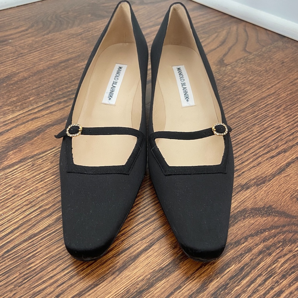 VINTAGE Manolo Blahnik Peau de Soie Demi Heel Flat